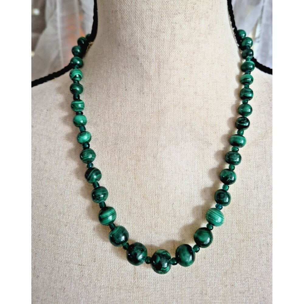 Vintage Graduated Green Malachite Bead Necklace 21"